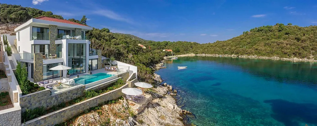 Waterfront Villa in Žrnovo for 8 Guests