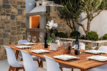 Waterfront Villa in Žrnovo for 8 Guests