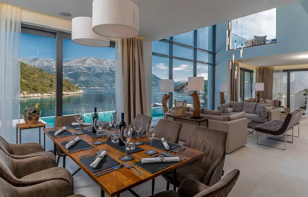 Waterfront Villa in Žrnovo for 8 Guests