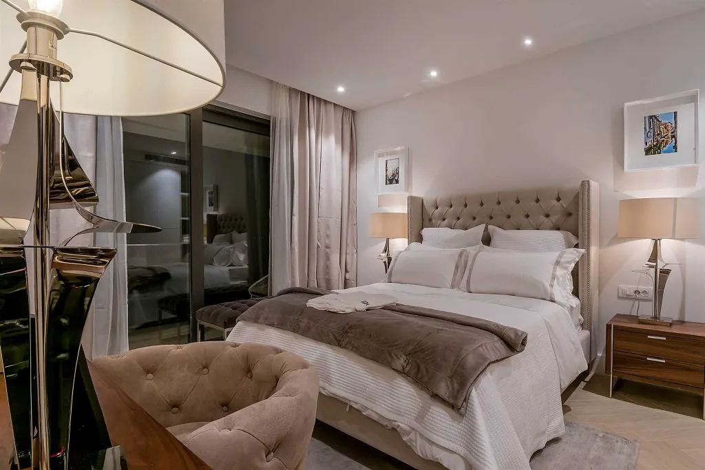 Waterfront Villa in Žrnovo for 8 Guests