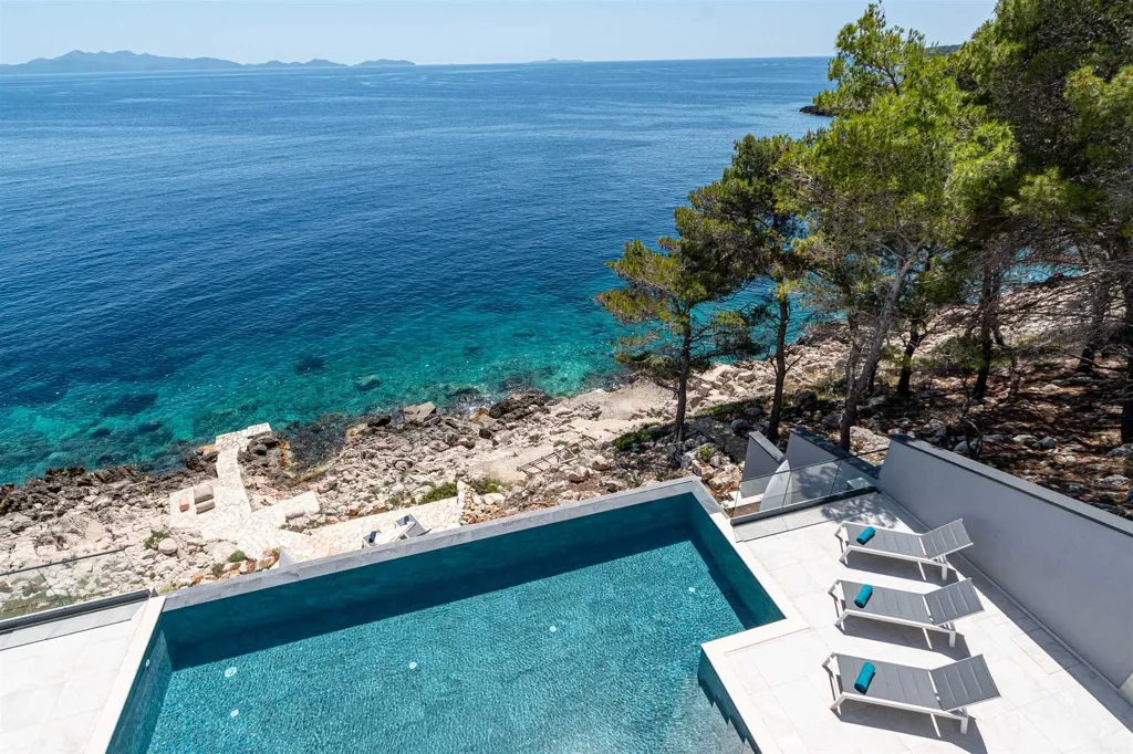 Beachfront Villa in Blato for 12 Guests
