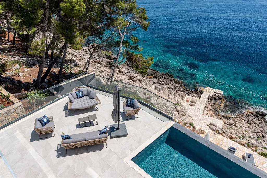 Beachfront Villa in Blato for 12 Guests