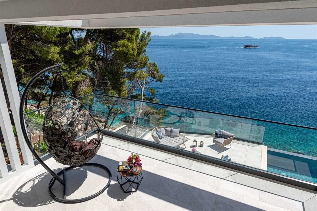 Beachfront Villa in Blato for 12 Guests
