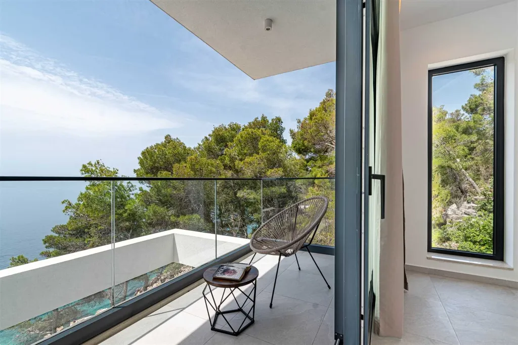 Beachfront Villa in Blato for 12 Guests