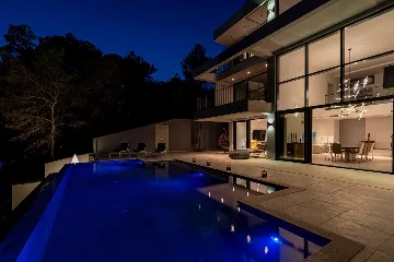 Beachfront Villa in Blato for 12 Guests