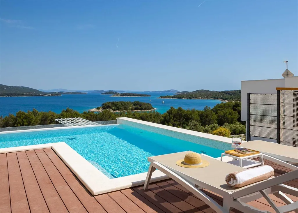 Sea View Villa in Jezera for 8 Guests