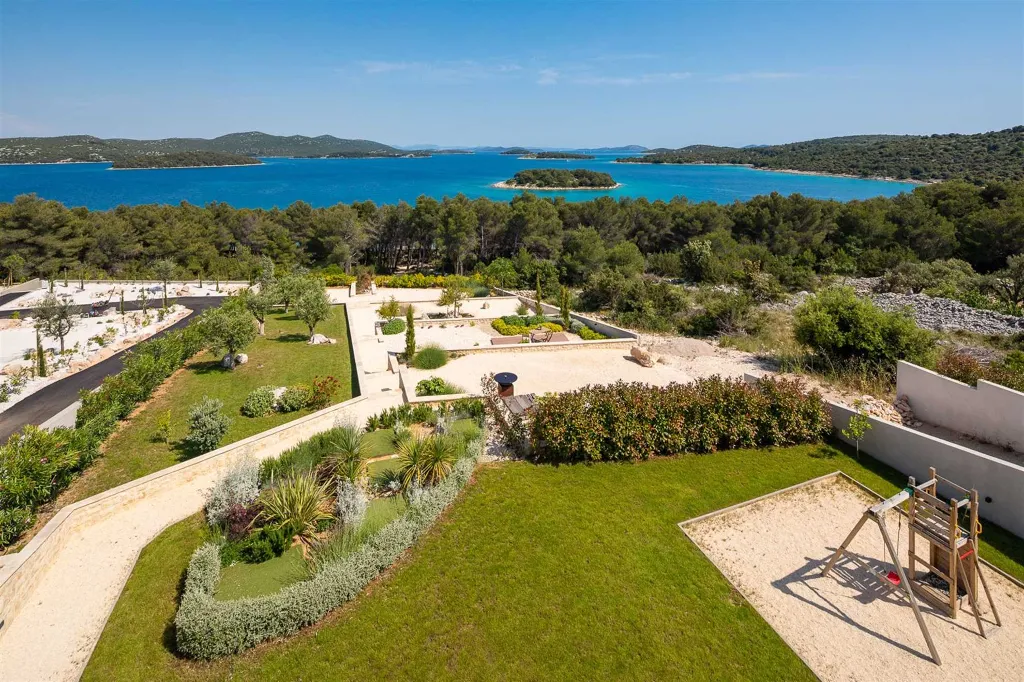 Sea View Villa in Jezera for 8 Guests