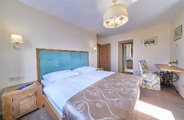 Sea View Villa in Jesenice for 12 Guests