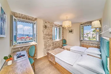 Sea View Villa in Jesenice for 12 Guests