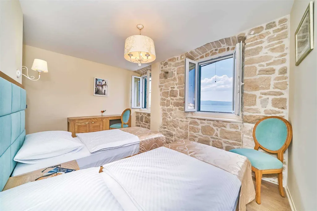 Sea View Villa in Jesenice for 12 Guests