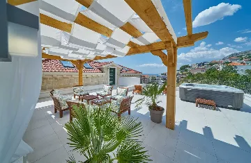 Sea View Villa in Jesenice for 12 Guests