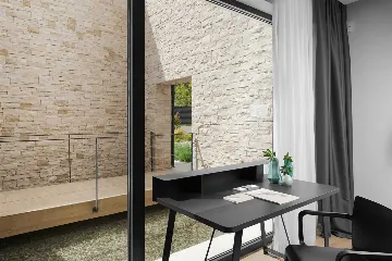 Villa with Heated Saltwater Pool in Ližnjan