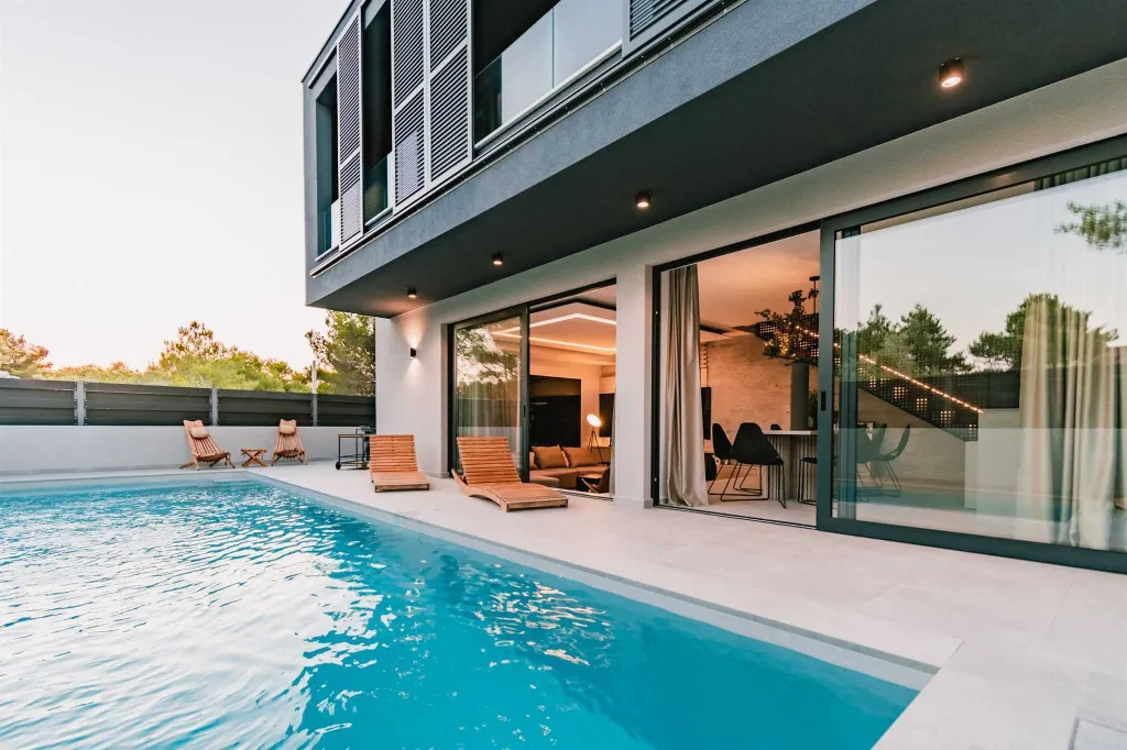 Srima Villa for 8 Guests with Pool and Sauna