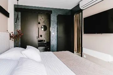 Srima Villa for 8 Guests with Pool and Sauna