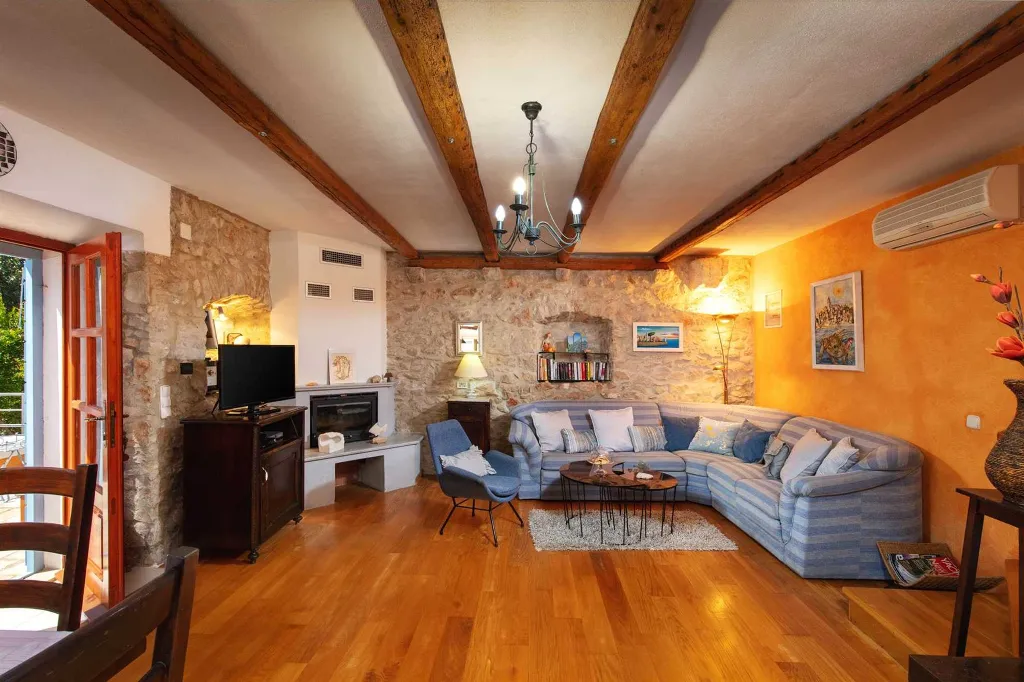 Stone Villa with Private Pool in Milna, Croatia