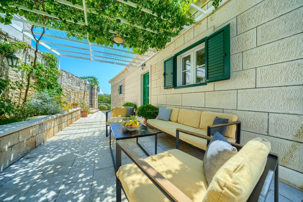Sumartin Villa with Private Pool for Up to 10