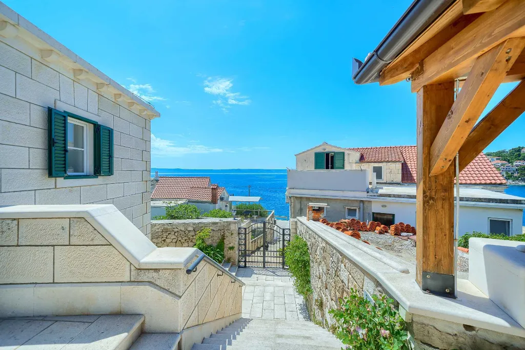 Sumartin Villa with Private Pool for Up to 10
