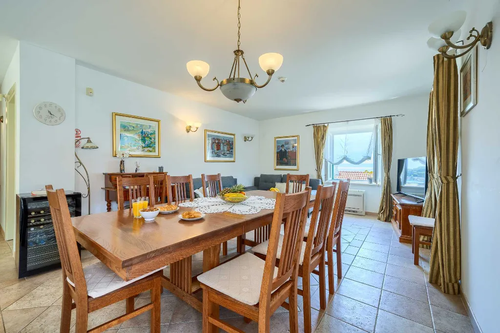 Sumartin Villa with Private Pool for Up to 10
