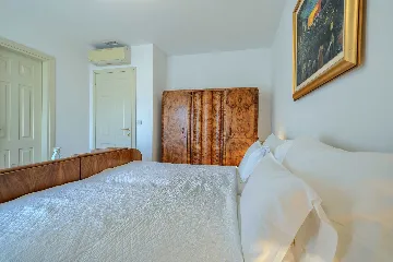 Sumartin Villa with Private Pool for Up to 10