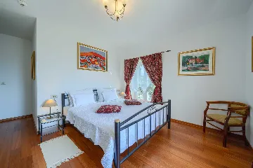 Sumartin Villa with Private Pool for Up to 10