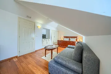 Sumartin Villa with Private Pool for Up to 10