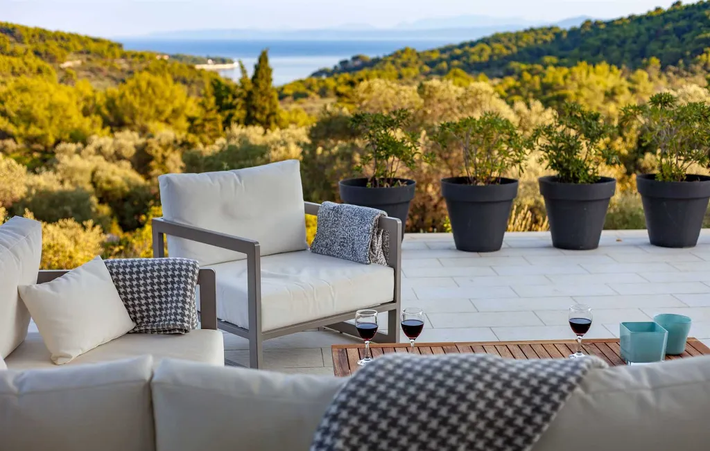 Modern 4-Bedroom Villa in Selca, Croatia
