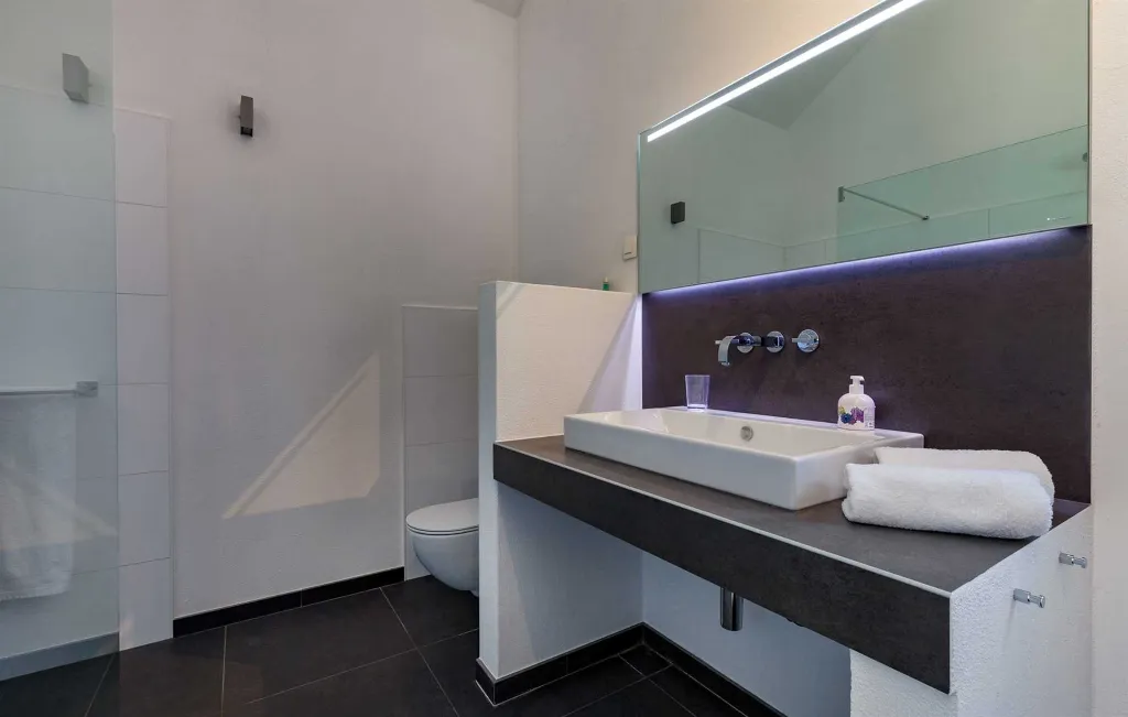 Modern 4-Bedroom Villa in Selca, Croatia