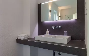 Modern 4-Bedroom Villa in Selca, Croatia