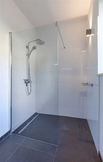 Modern 4-Bedroom Villa in Selca, Croatia