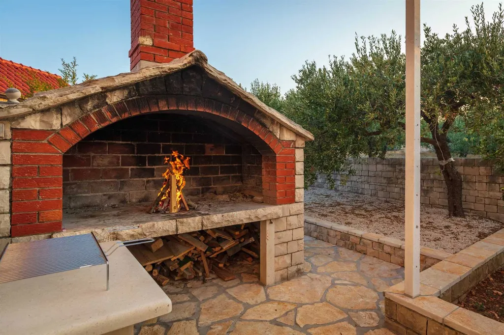 Private Heated Pool Villa in Pučišća for Up to 6