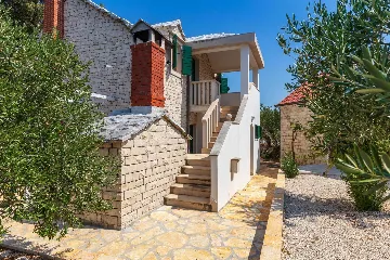 Private Heated Pool Villa in Pučišća for Up to 6
