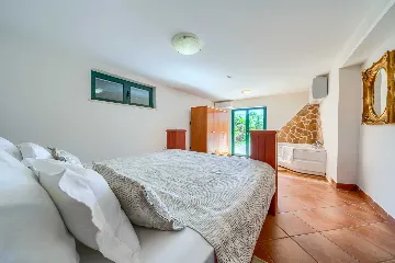 3-Bedroom Villa in Sumartin with Private Pool