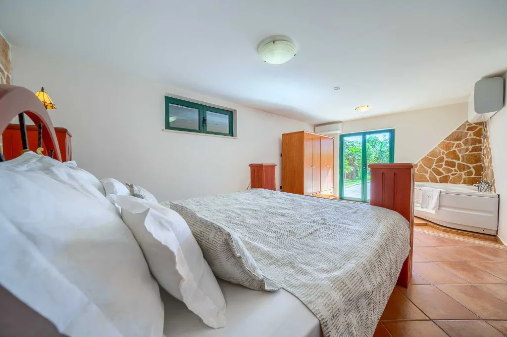 3-Bedroom Villa in Sumartin with Private Pool