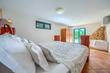 3-Bedroom Villa in Sumartin with Private Pool