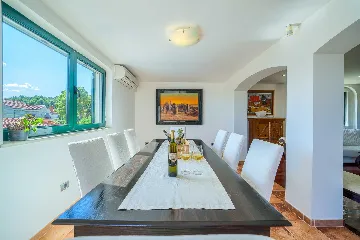 3-Bedroom Villa in Sumartin with Private Pool