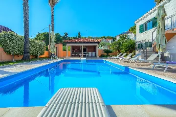 3-Bedroom Villa in Sumartin with Private Pool