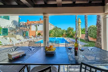 3-Bedroom Villa in Sumartin with Private Pool