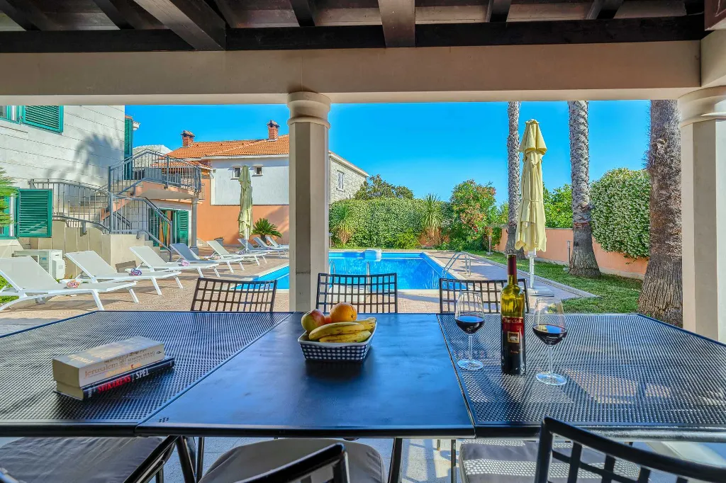3-Bedroom Villa in Sumartin with Private Pool