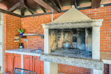 3-Bedroom Villa in Sumartin with Private Pool