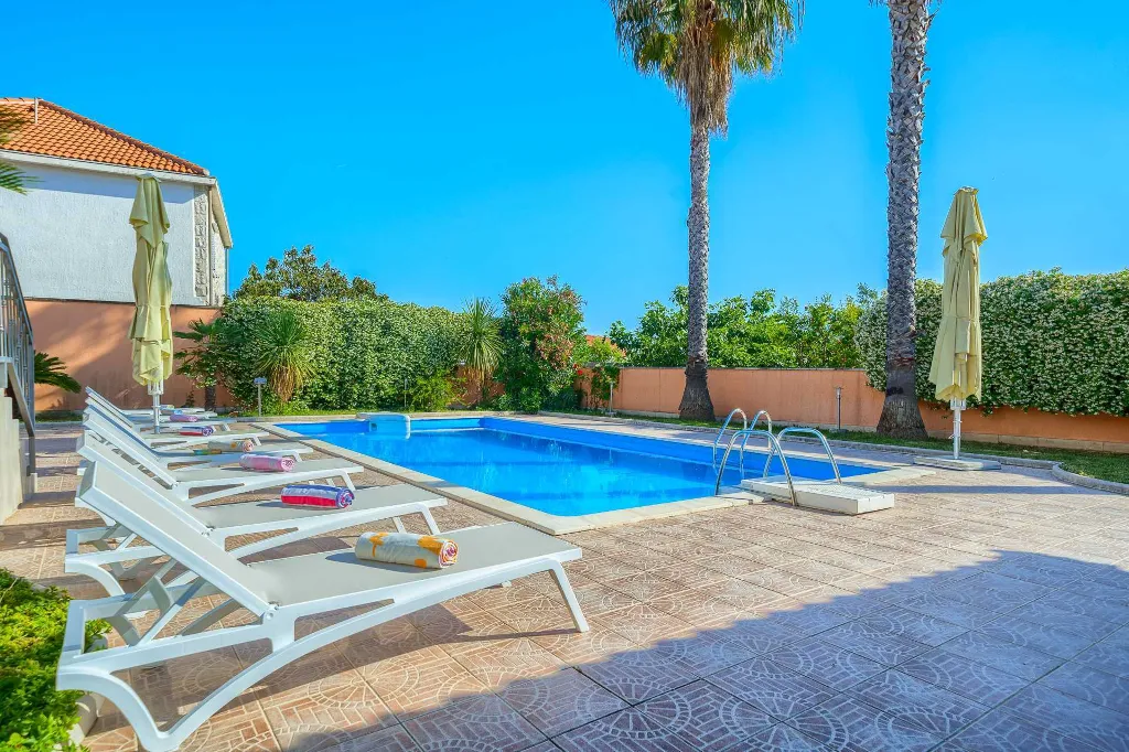 3-Bedroom Villa in Sumartin with Private Pool
