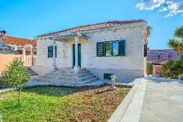 3-Bedroom Villa in Sumartin with Private Pool