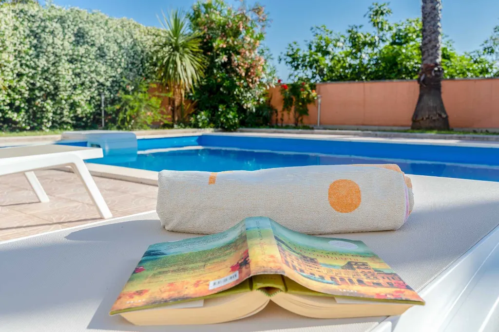 3-Bedroom Villa in Sumartin with Private Pool