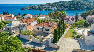 3-Bedroom Villa in Sumartin with Private Pool