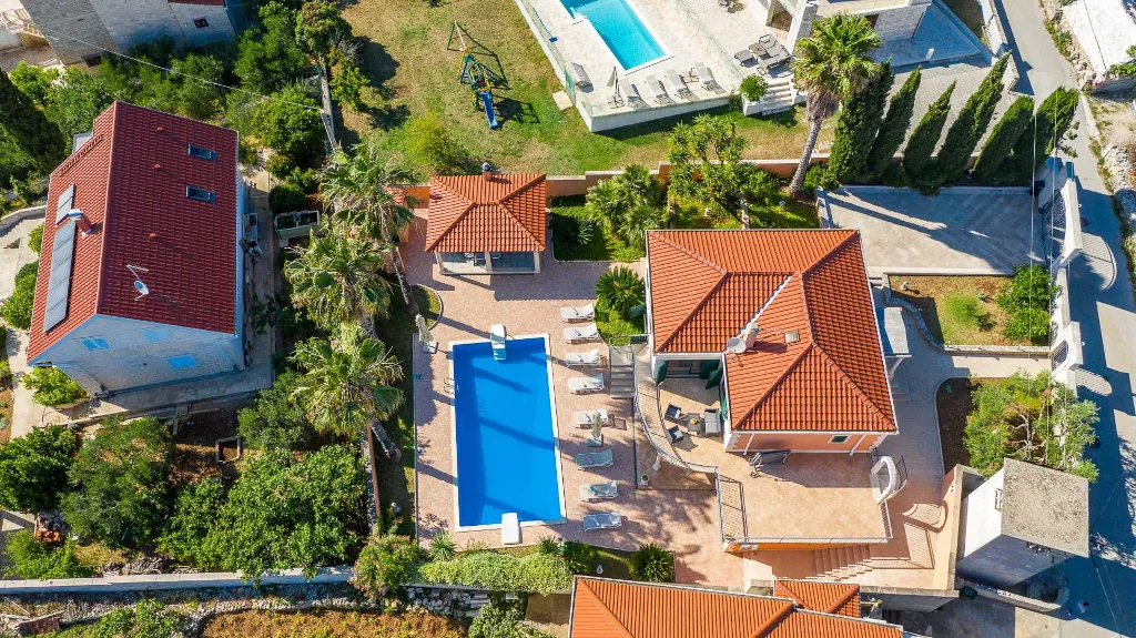 3-Bedroom Villa in Sumartin with Private Pool