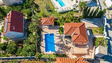 3-Bedroom Villa in Sumartin with Private Pool