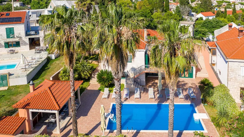 3-Bedroom Villa in Sumartin with Private Pool