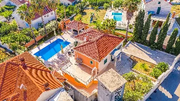 3-Bedroom Villa in Sumartin with Private Pool