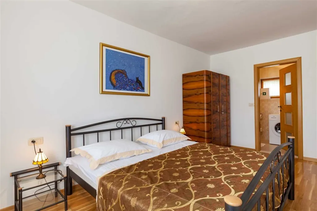 Family Villa in Sumartin with Private Pool