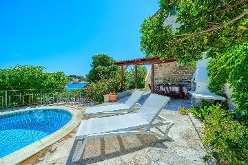 3-Bedroom Villa in Sumartin with Private Pool