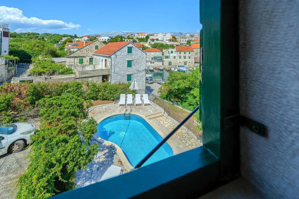 3-Bedroom Villa in Sumartin with Private Pool